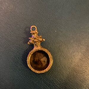 Vintage Gold Intaglio Cameo Pendant